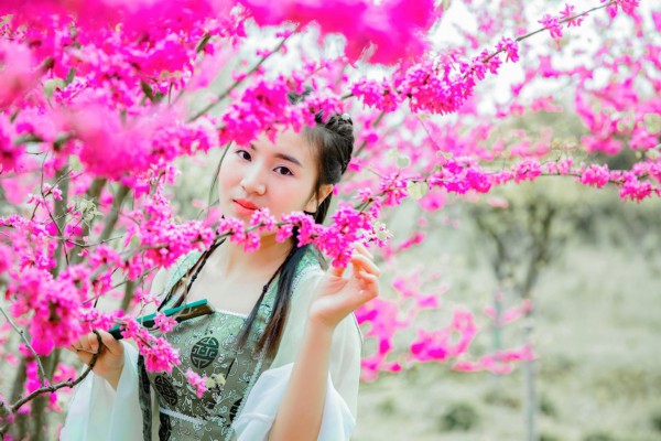 文章《杭州医院按摩新体验：茶香里，尽享身心灵放松》